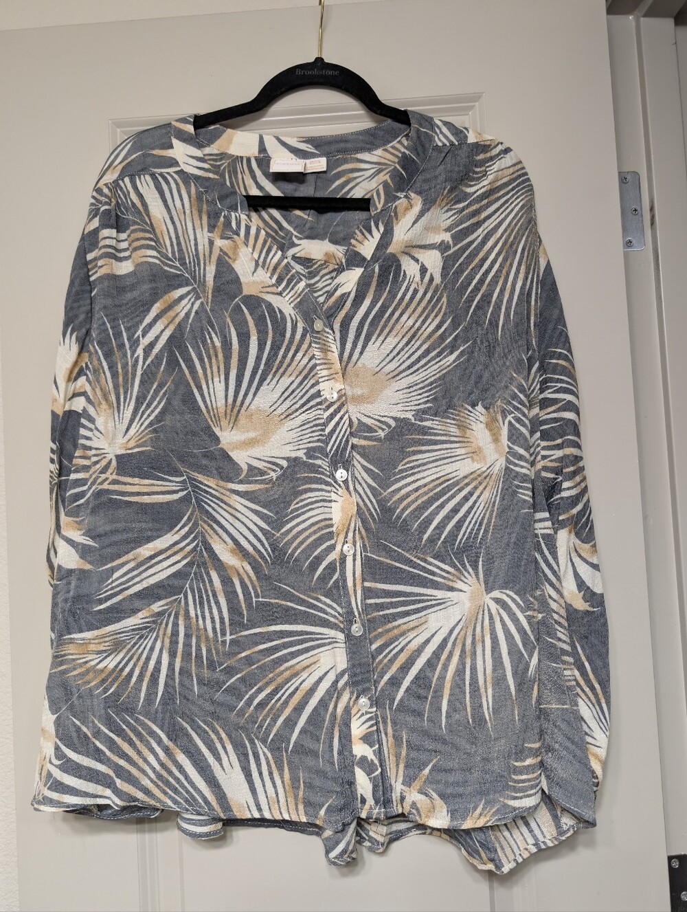 Zac & Rachel Palm-Print Button-Down Shirt in Gray and Cream